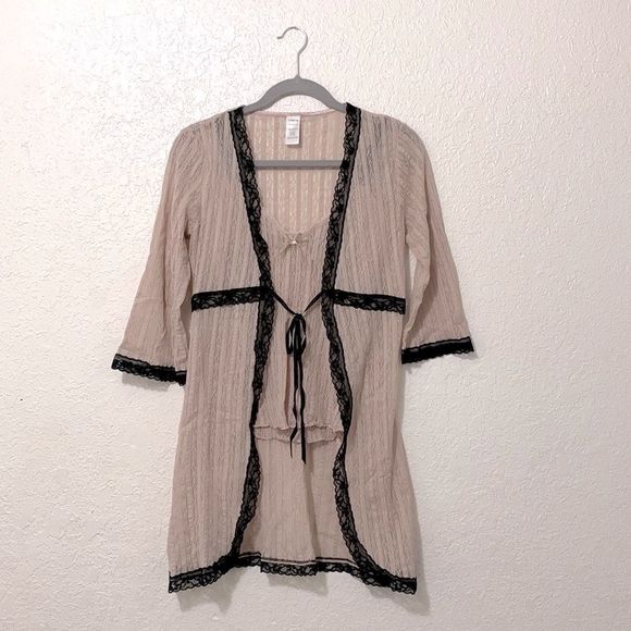 Other - Black and Pink robe set